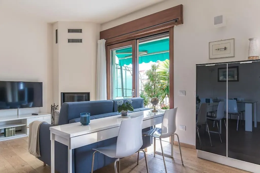 Enjoy Home - Attico Con Idromassaggio E Garage - Zona Sant'Antonio 0*, 파도바