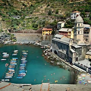 The Honeymooners' Paradise , Vernazza Italia