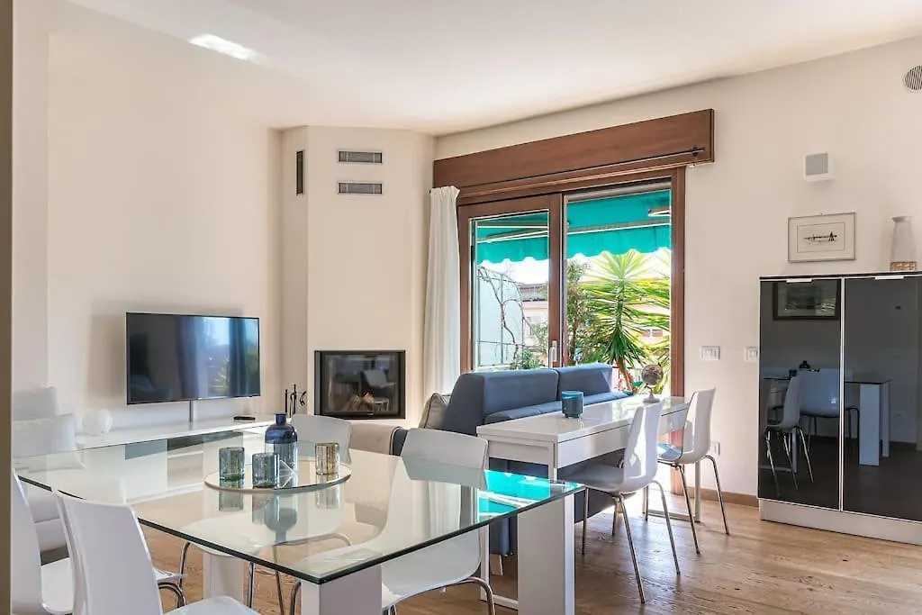 Enjoy Home - Attico In Centro Con Garage, Sant'Antonio Padova